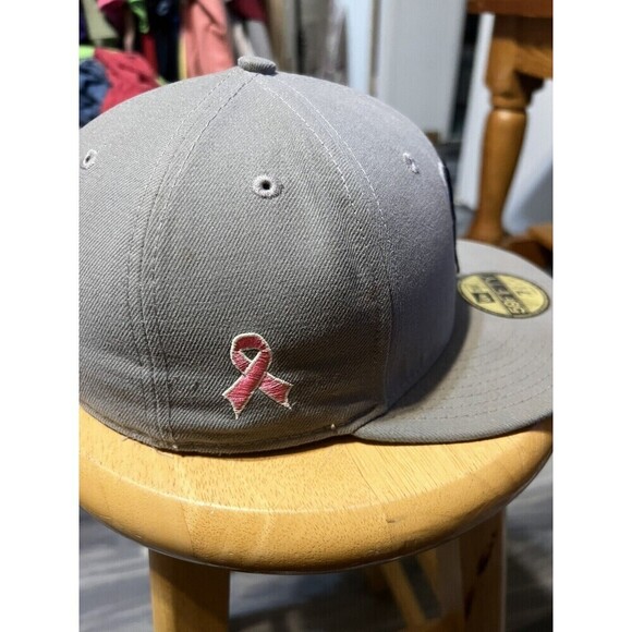 Boston Red Sox Gray Breast Cancer Awareness Fitted 7 1/2 Hat - Picture 4 of 6